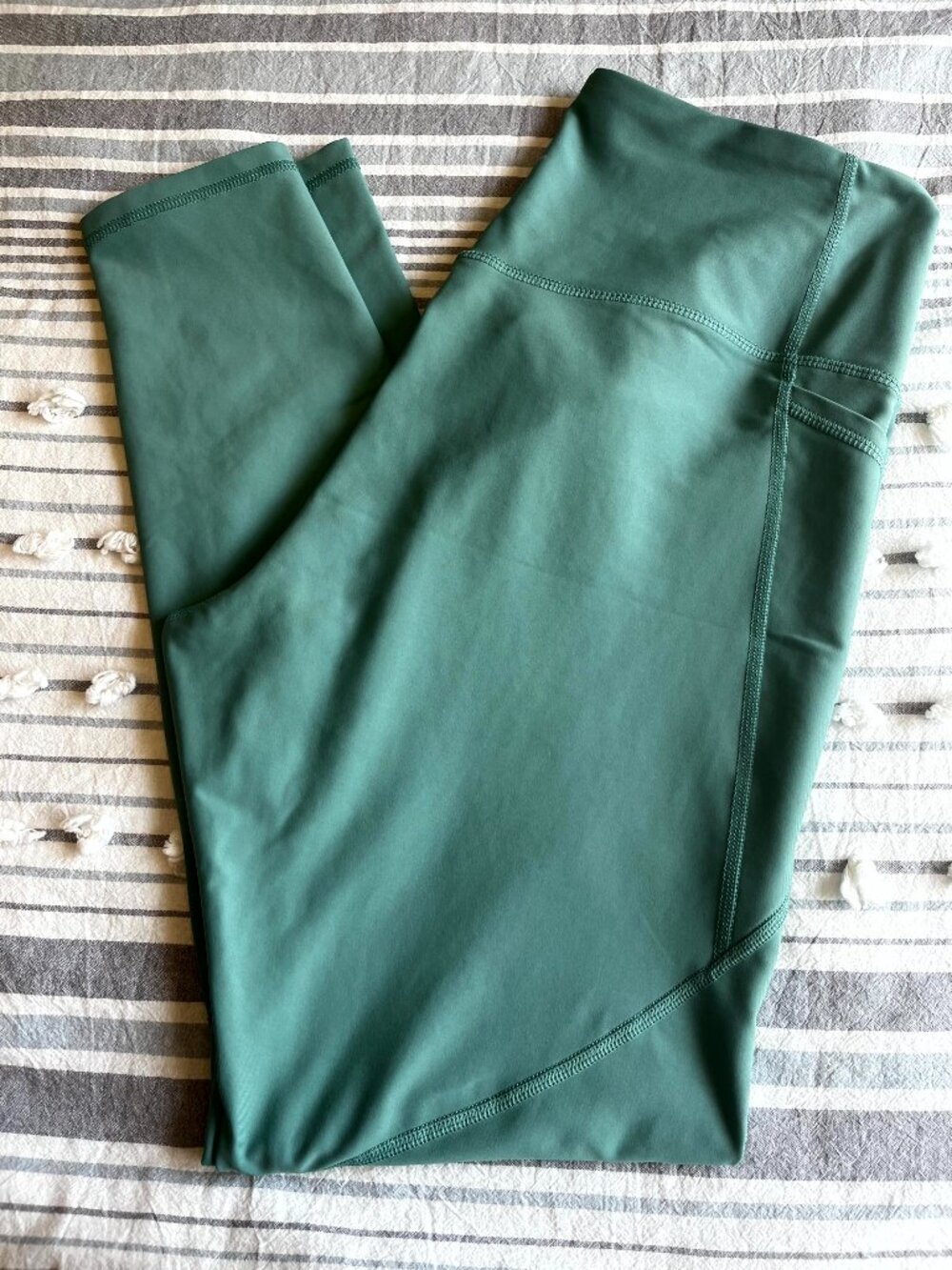 Old Navy Active High Rise PowerSoft 7/8 Pocket Green Leggings in XL